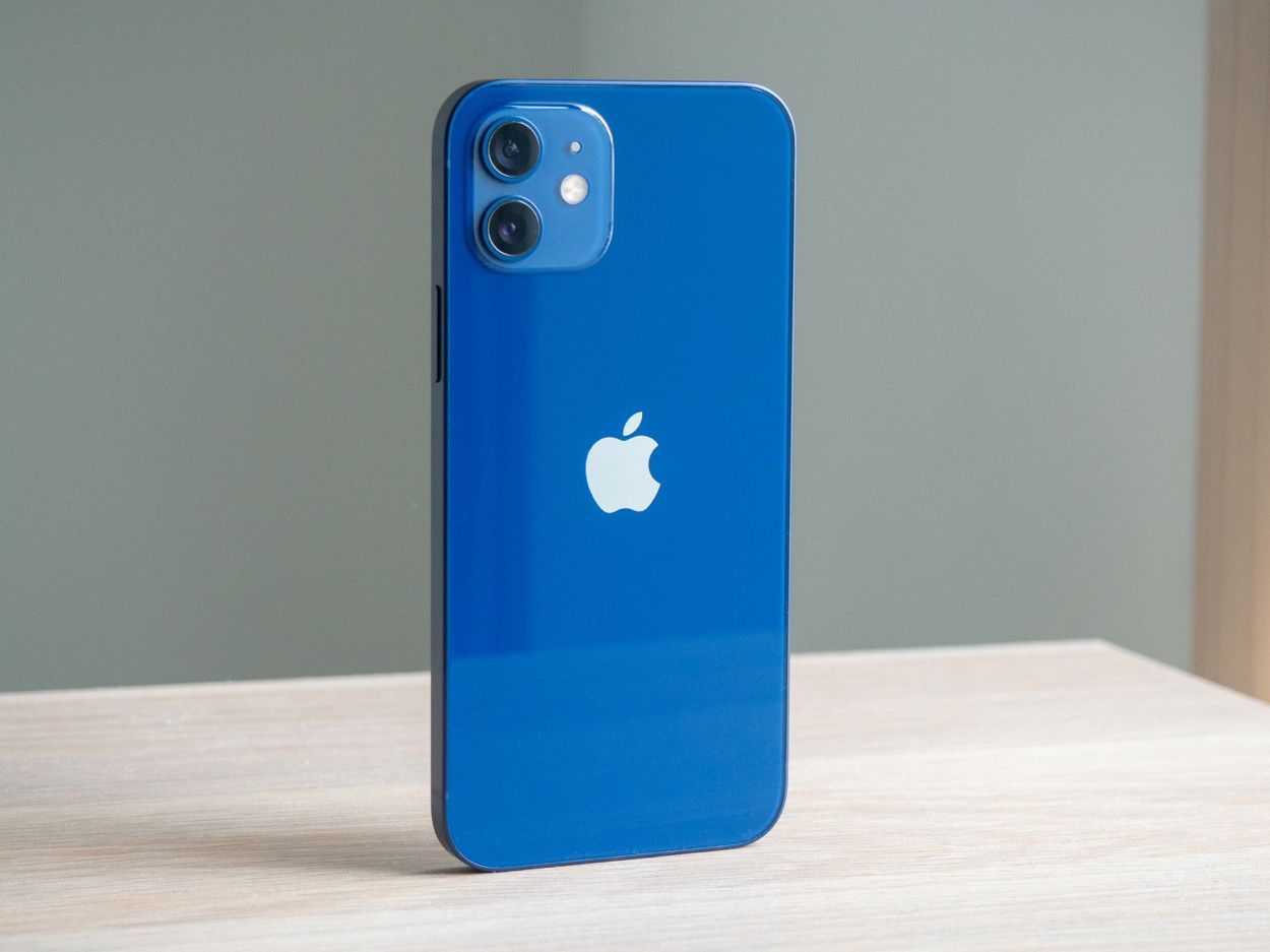 Téléphone Iphone de couleur bleue