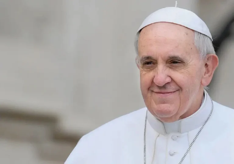 Italy: Pope Francis makes his first public appearance after hospitalization Italy: Pope Francis makes his first public appearance after hospitalization