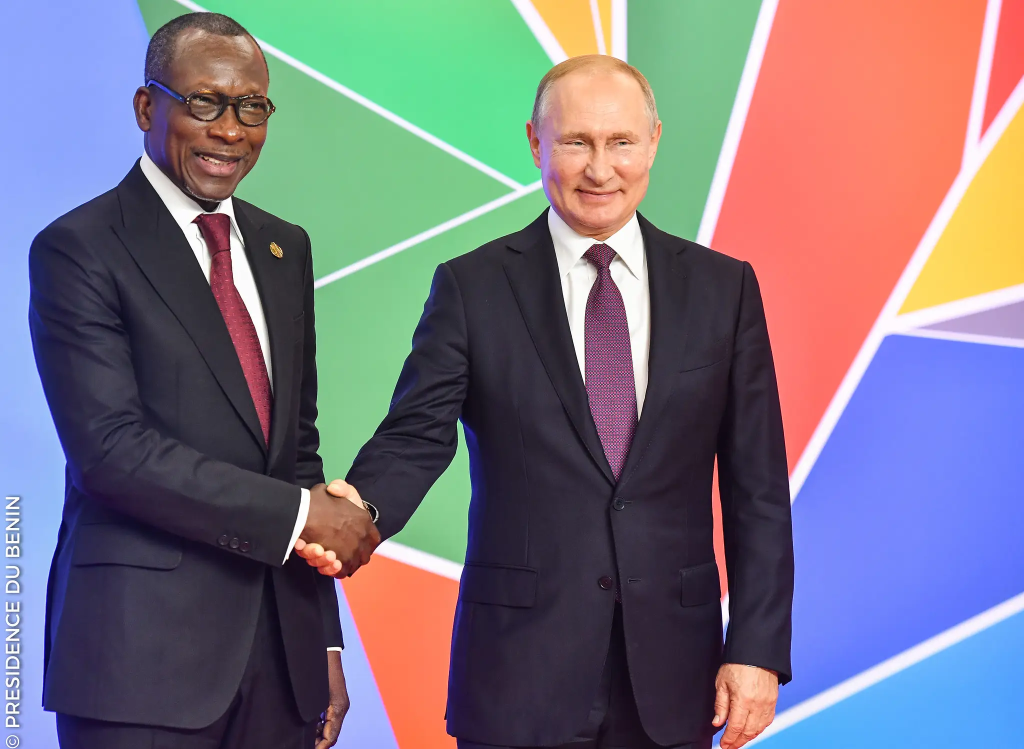 Patrice Talon et Vladimir Poutine lors du 1er Sommet Russie-Afrique à Sotchi