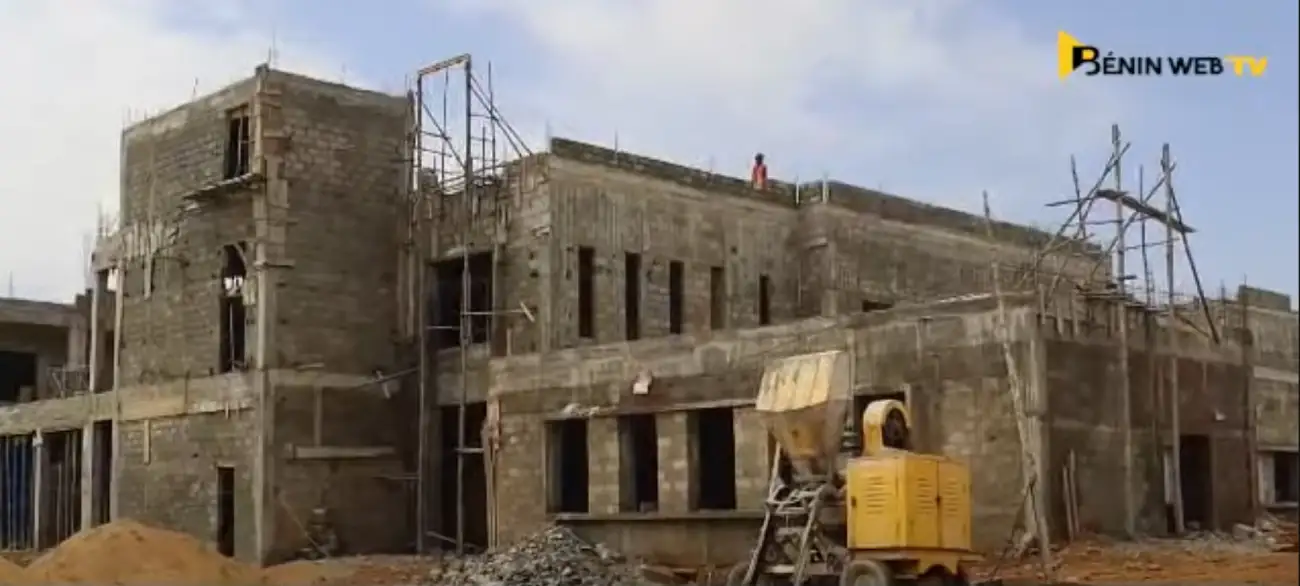 Chantier de l'Université Nationale des Sciences, Technologies, Ingénierie et Mathématiques (UNSTIM) d'Abomey