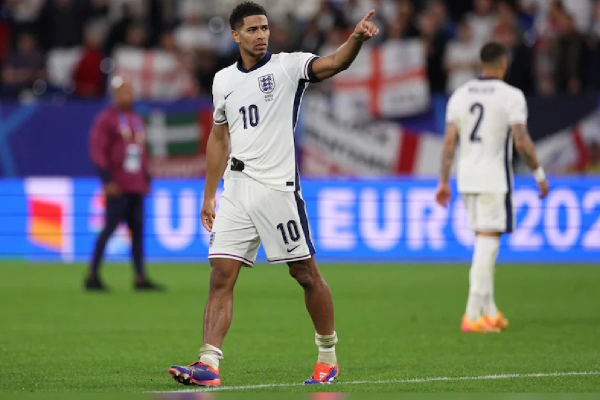 Jude Bellingham wearing the England national team jersey during a match.