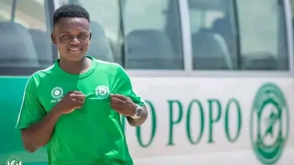 Folly Gbadoegan, attaquant de Loto Popo