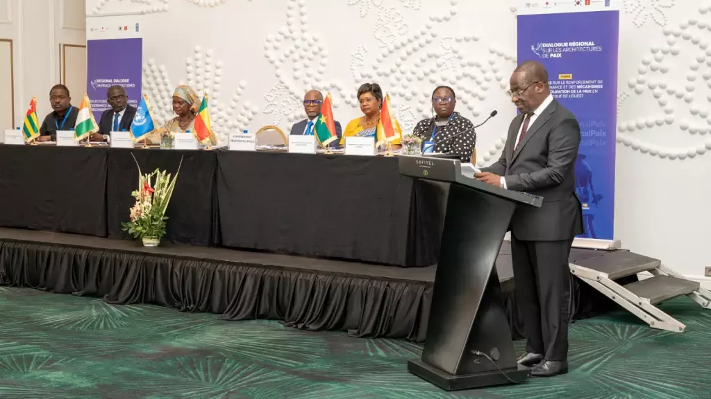 Le ministre Alassane Séidou lors de la cérémonie d'ouverture du Dialogue régional de haut niveau sur les architectures de paix