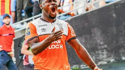 L'attaquant béninois Tosin Aiyegun