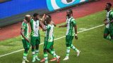Des joueurs du Nigéria célèbrent leur but