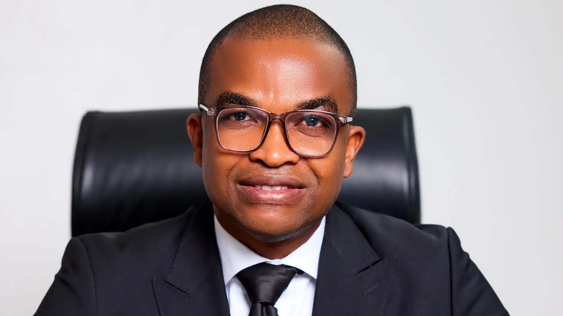 Me Renaud Agbodjo lors d'un point de presse