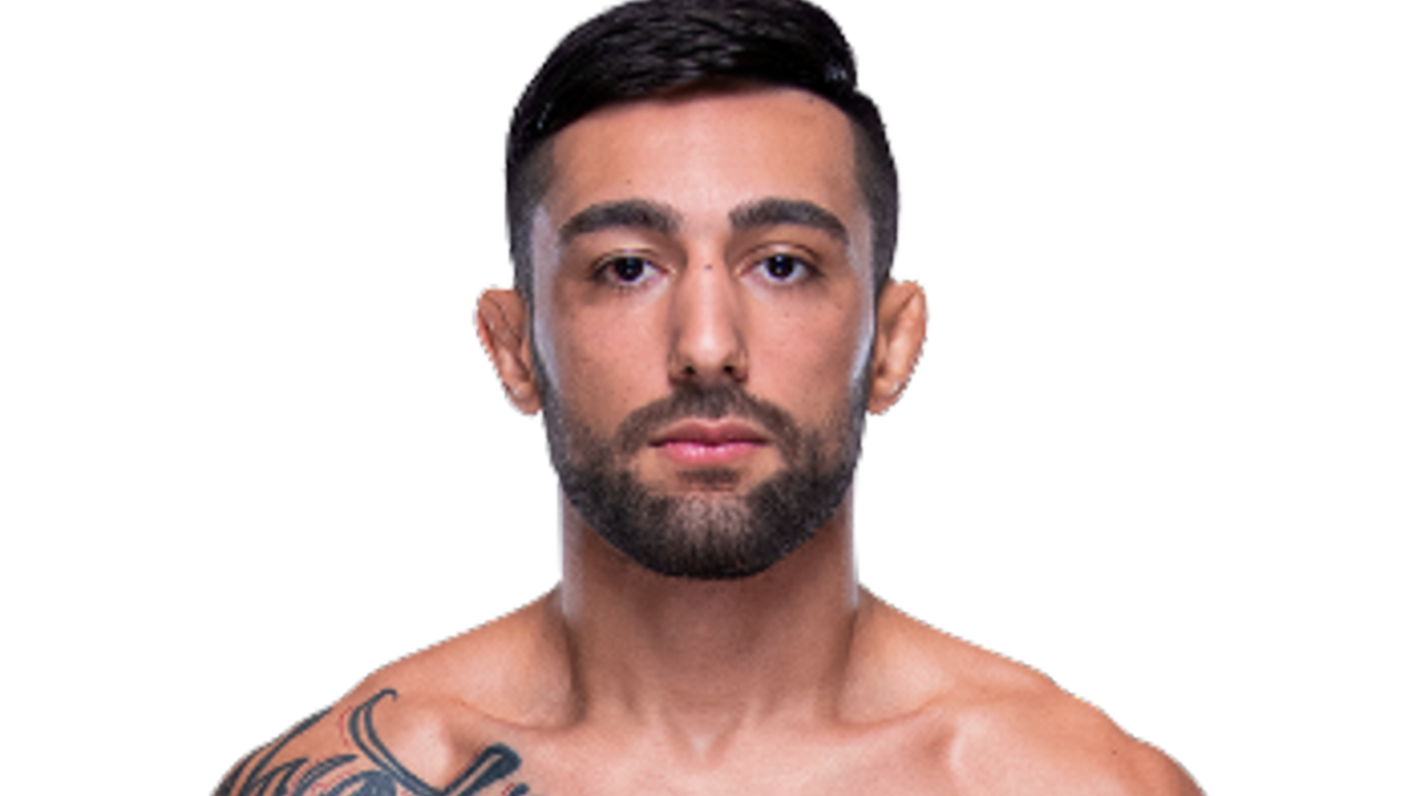 L'ancien combattant de l'UFC, Suman Mokhtarian