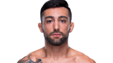 L'ancien combattant de l'UFC, Suman Mokhtarian