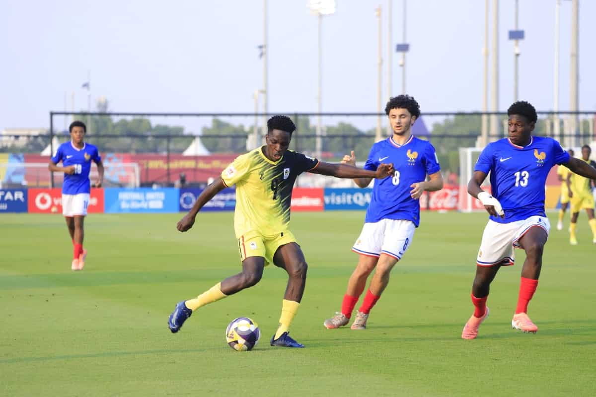 Des joueurs U17 ougandais et français