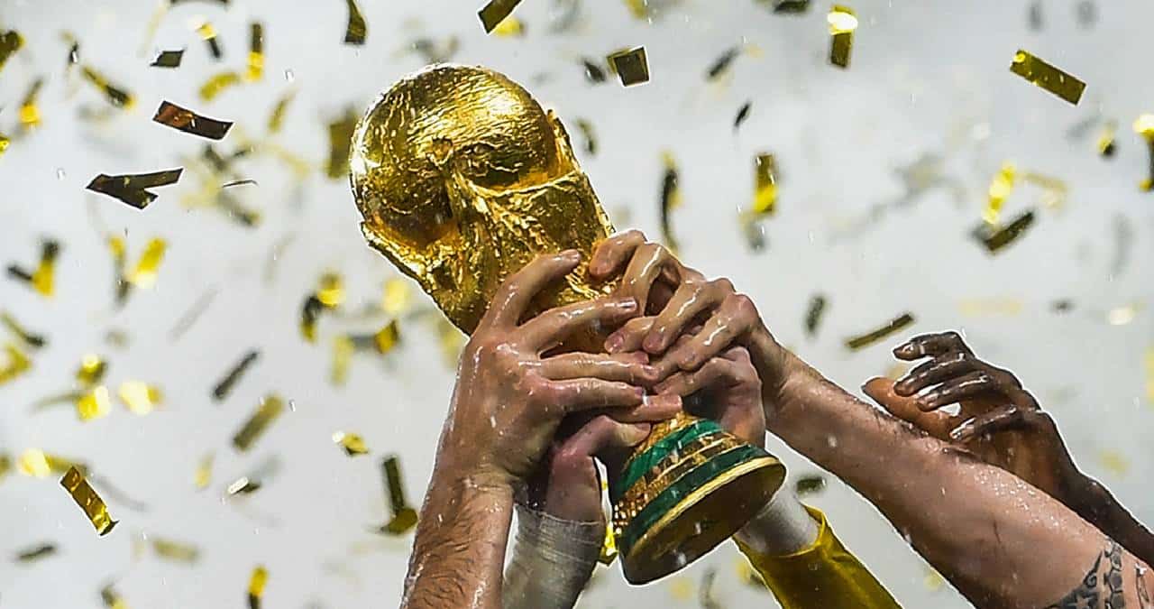 Le trophée de la coupe du monde de football