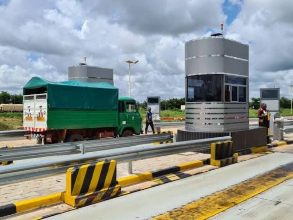 Houègbo toll: two extra lanes for light vehicles starting January 2026