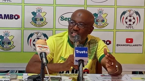 l'entraineur nigérian Usman Abdallah