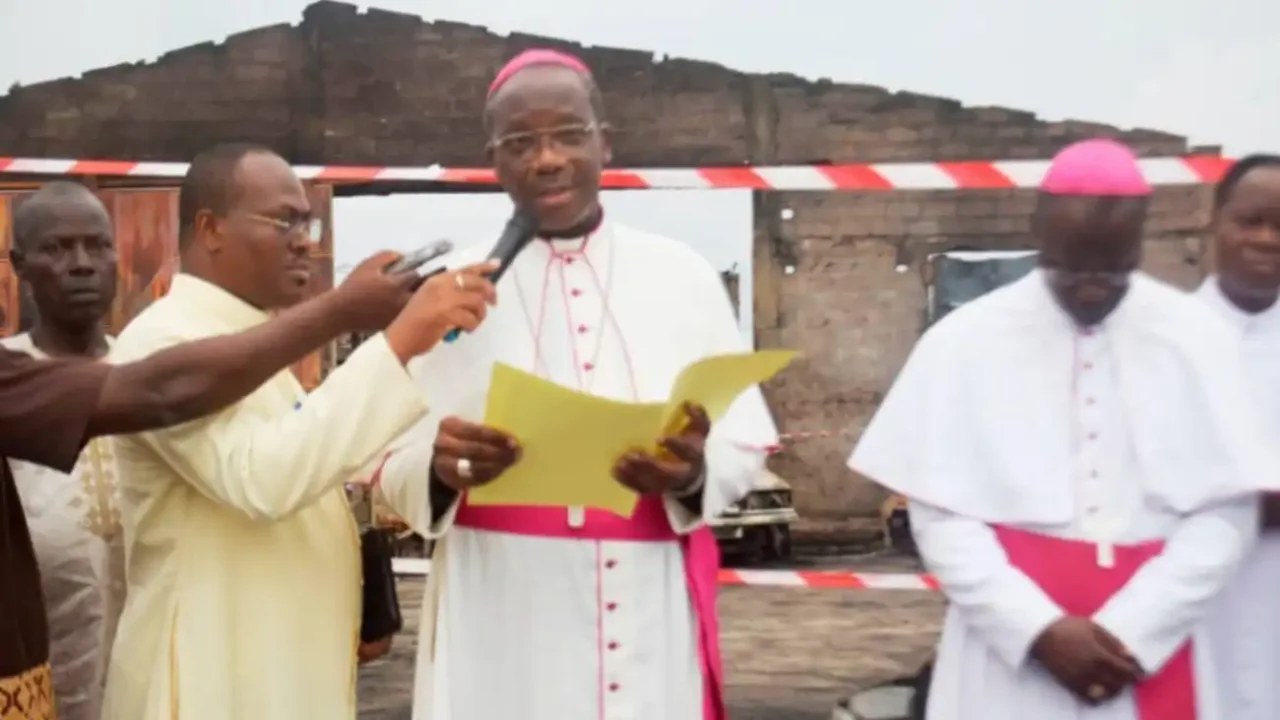 Incendie à Sèmè-Kraké: les évêques ont lu un message sur le lieu du drame