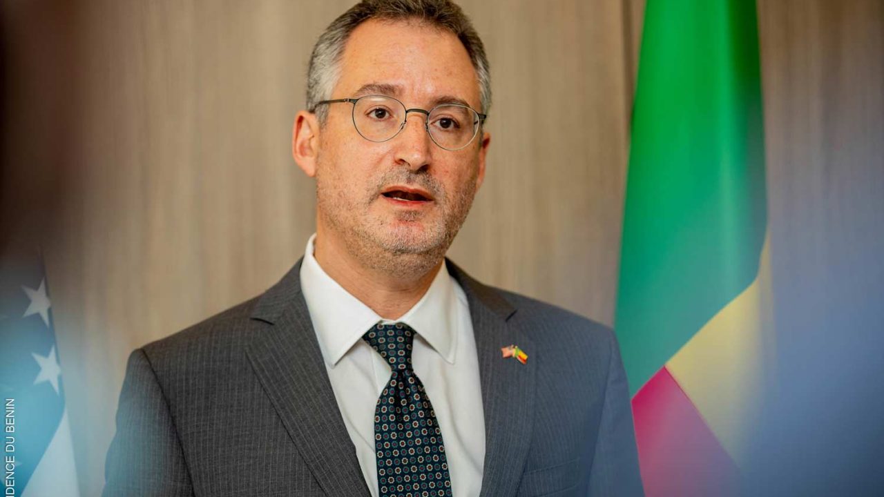 L'Ambassadeur Brian Shukan présente ses lettres de créance au président Patrice Talon. @Présidence du Bénin