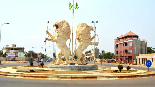 Statue deux lions à Lomé