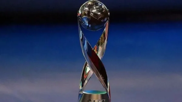 Le trophée de la CAN U17