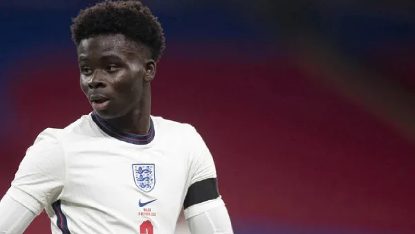 Bukayo Saka sous le maillot de l'Angleterre