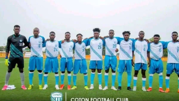 les joueurs de Coton FC
