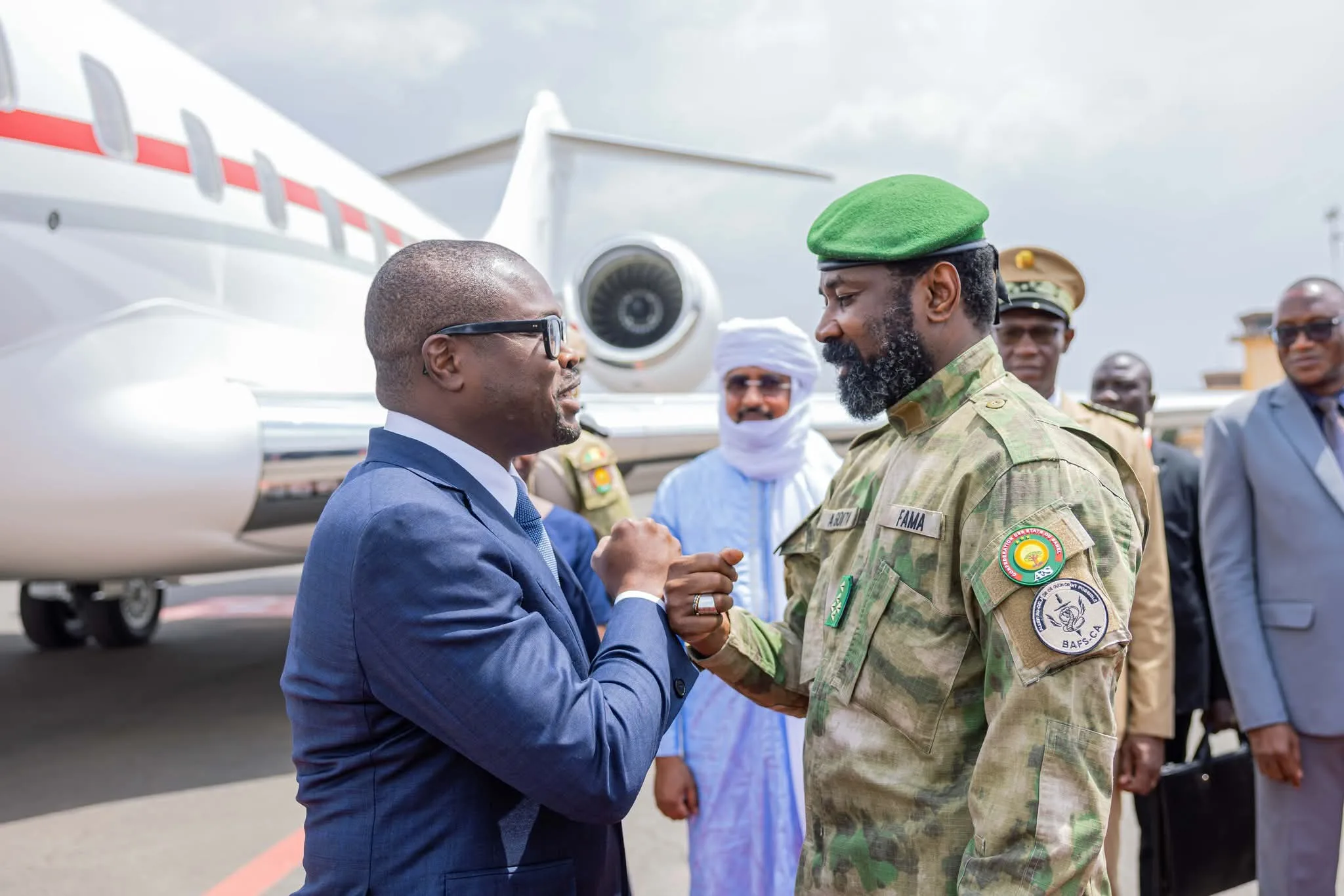 Romuald Wadagni reçu avec les honneurs à Bamako par le Général Assimi Goïta