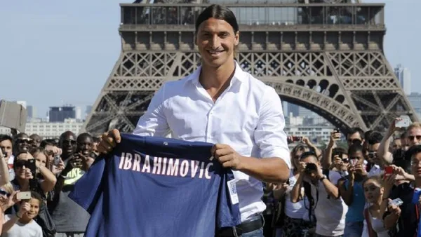 Zlatan Ibrahimovich lors de sa présentation au PSG en 2012