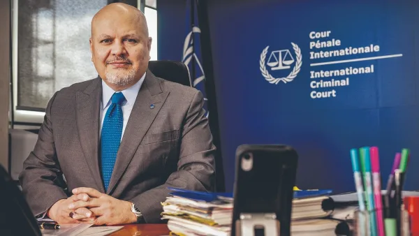 Karim Khan mercredi dans son bureau, La Haye (Pays-Bas).