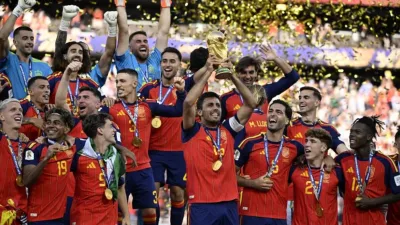 L'Espagne s'offre la deuxième Coupe du monde de son histoire au bout du suspense après une improbable finale face à l'Argentine