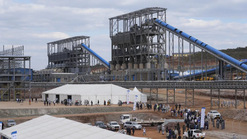 Le Zimbabwe met un coup de frein brutal à ses exportations de minerais au détriment de la Chine
