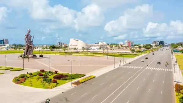 Place de l'Amazone à Cotonou