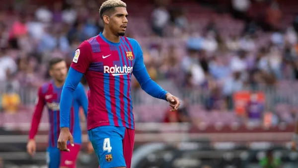 Ronald Araujo sous le maillot du FC Barcelone