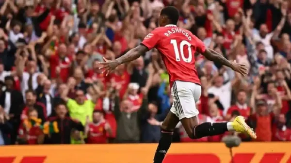 Marcus Rashford qui célèbre son doublé contre Arsenal, lors de la sixieme journée de Premier League saison 2022-2023
