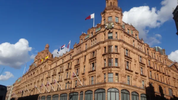 Façade du grand magasin Harrods à Londres