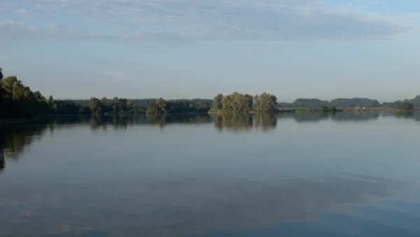 Le lac Rijkerswoerdse Plassen, près d’Arnhem, aux Pays-Bas