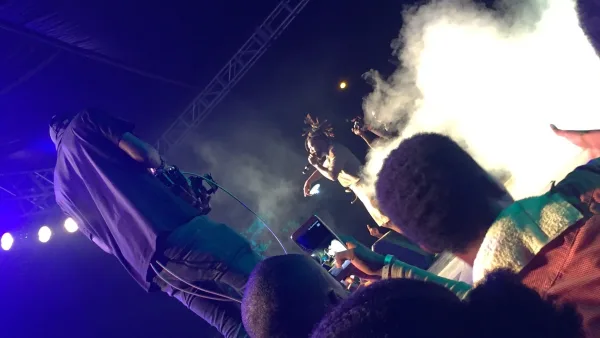 Burna Boy en concert à Lagos en 2016