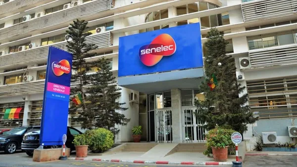 La Senelec applique une taxe de 1 % sur les paiements en espèces