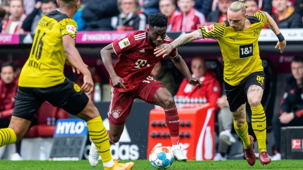 Des joueurs du Bayern et de Dortmund au duel
