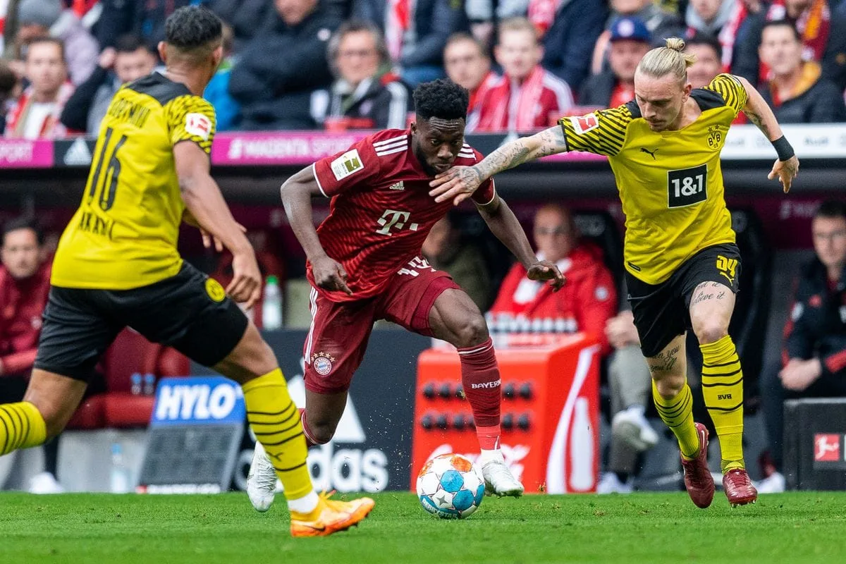Des joueurs du Bayern et de Dortmund au duel