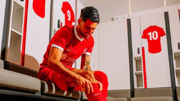 Dominik Szoboszlai avec le maillot de Liverpool