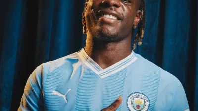 Jeremy Doku sous le maillot de Manchester City