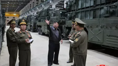 Missile nucléaire lancé par la Corée du Nord, symbole de ses capacités militaires croissantes.