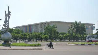 Palais du Peuple à Kinshasa, siège du Parlement de la RDC