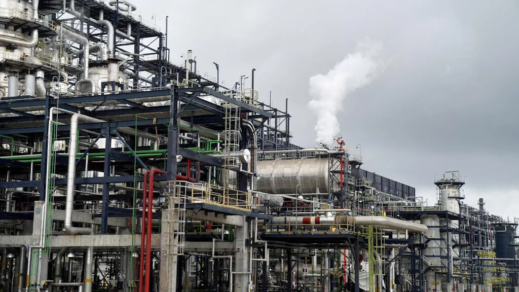 Nigeria: la raffinerie d'Aliko Dangote assure la distribution de pétrole du pays malgré la guerre au Moyen-Orient