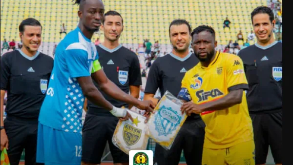 Des joueurs de Coton FC et ASEC Mimosas
