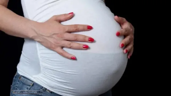 Les femmes sans enfants orientées vers des consultations psychologiques face à la chute de la natalité