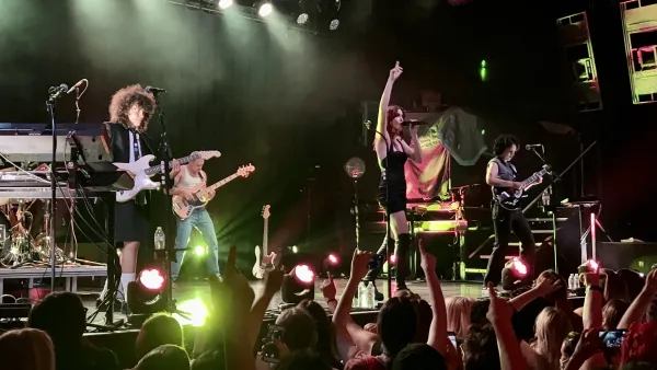 Le groupe MUNA en concert à First Avenue