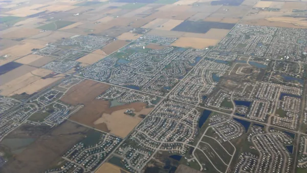 Vue aérienne de quartiers résidentiels à Plainfield, dans l’Illinois