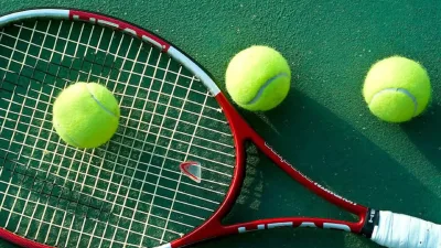 Raquette et balle de tennis @megasports
