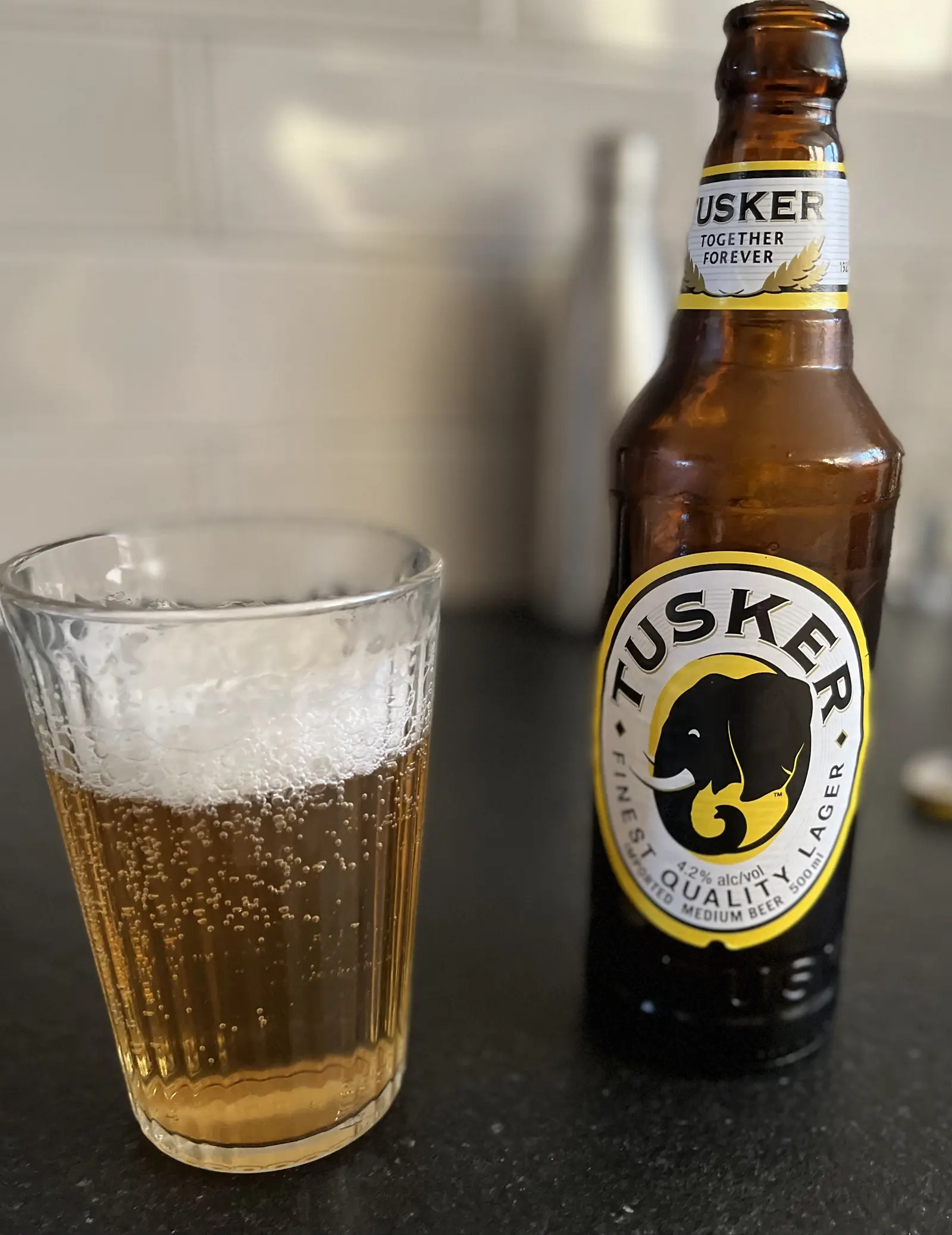 Bouteille de Tusker, marque d'East African Breweries (EABL)