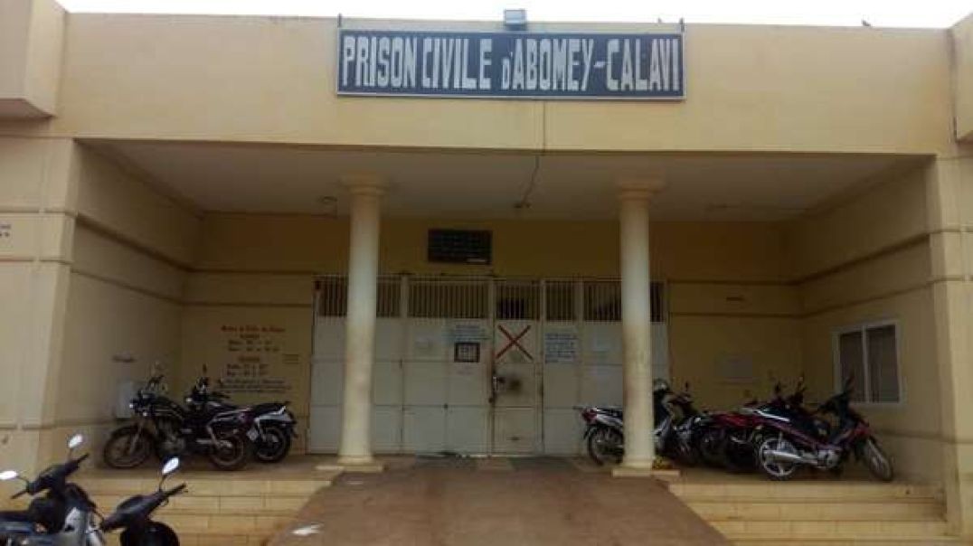 ⁣Bénin -Prison civile d'Abomey-Calavi : un prisonnier déguisé en femme arrêté lors de sa tentati