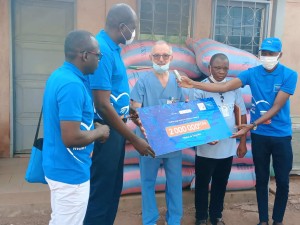 Bénin : la Fondation Moov Africa fait don de vivres aux malades de l’hôpital St Jean de Dieu de Tanguieta