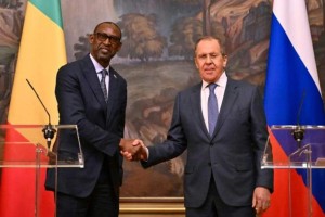 SergueÃ¯ Lavrov, ministre russe des Affaires étrangères, lors d'une conférence de presse Ã  l'issue des pourparlers avec son homologue malien Abdoulaye Diop.